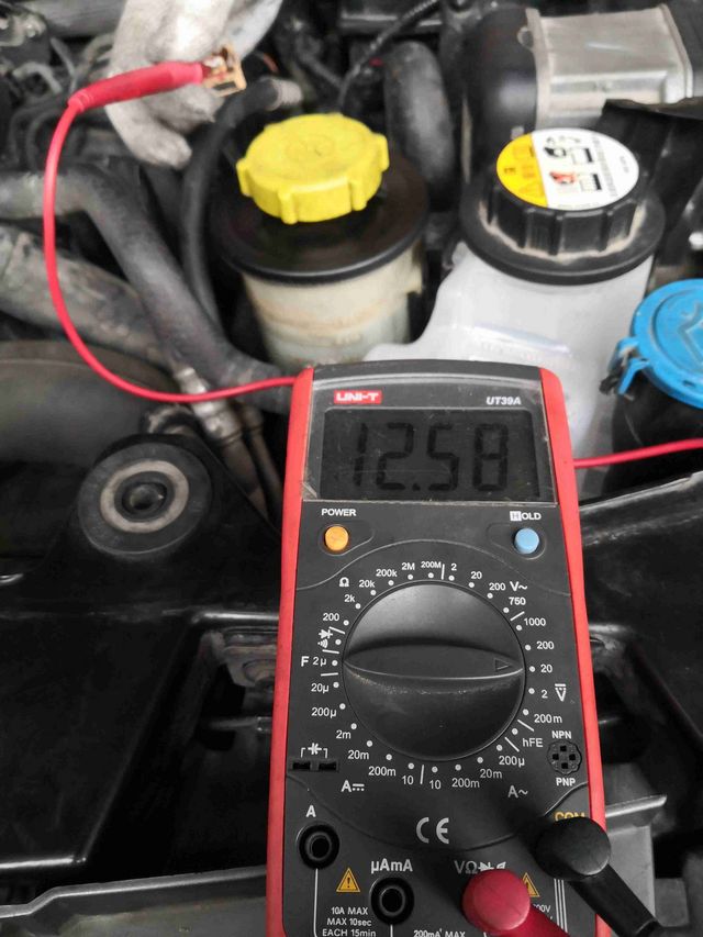 发动机电压不正常_发动机蓄电池电压多少正常_汽车大师