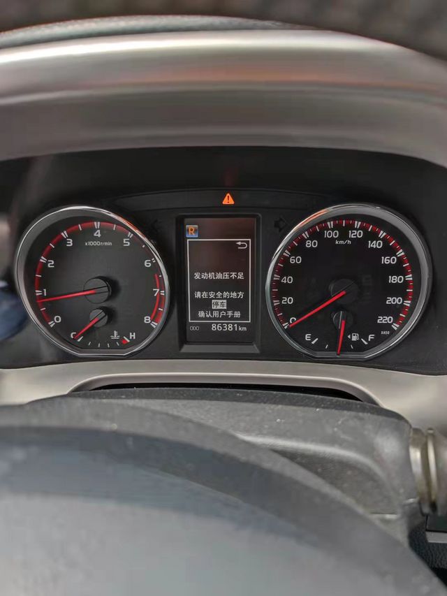 丰田rav4冷车启动提示发动机油压不足，10秒钟_
