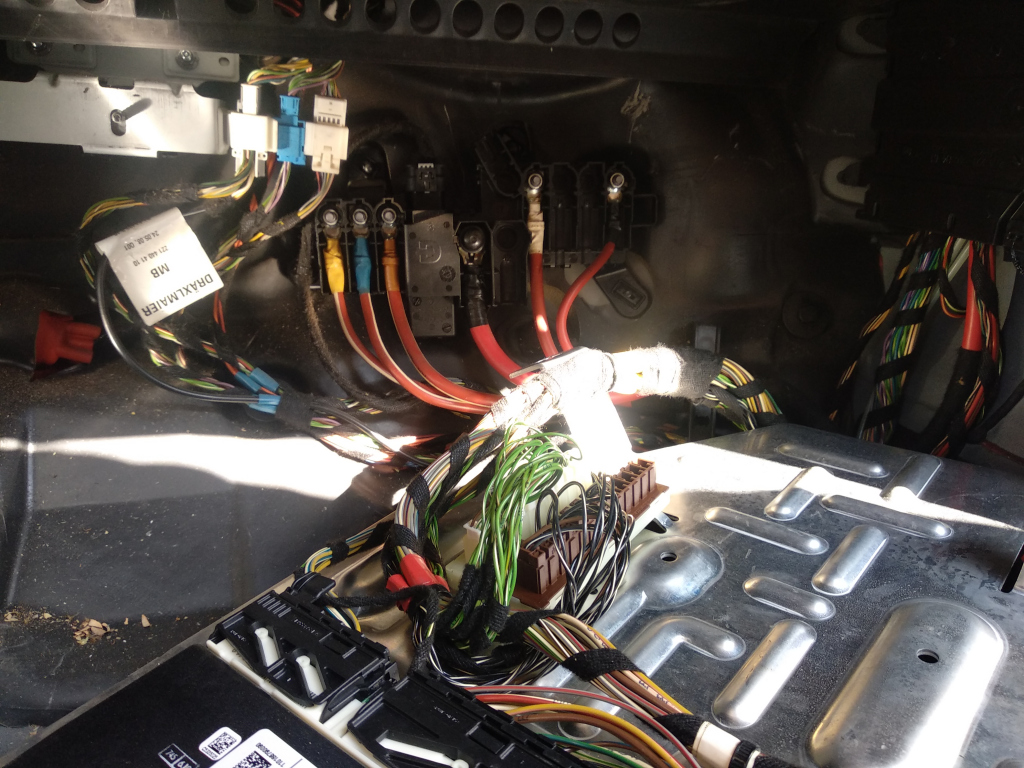 奔驰s350 电源可以打开   启动不响    _