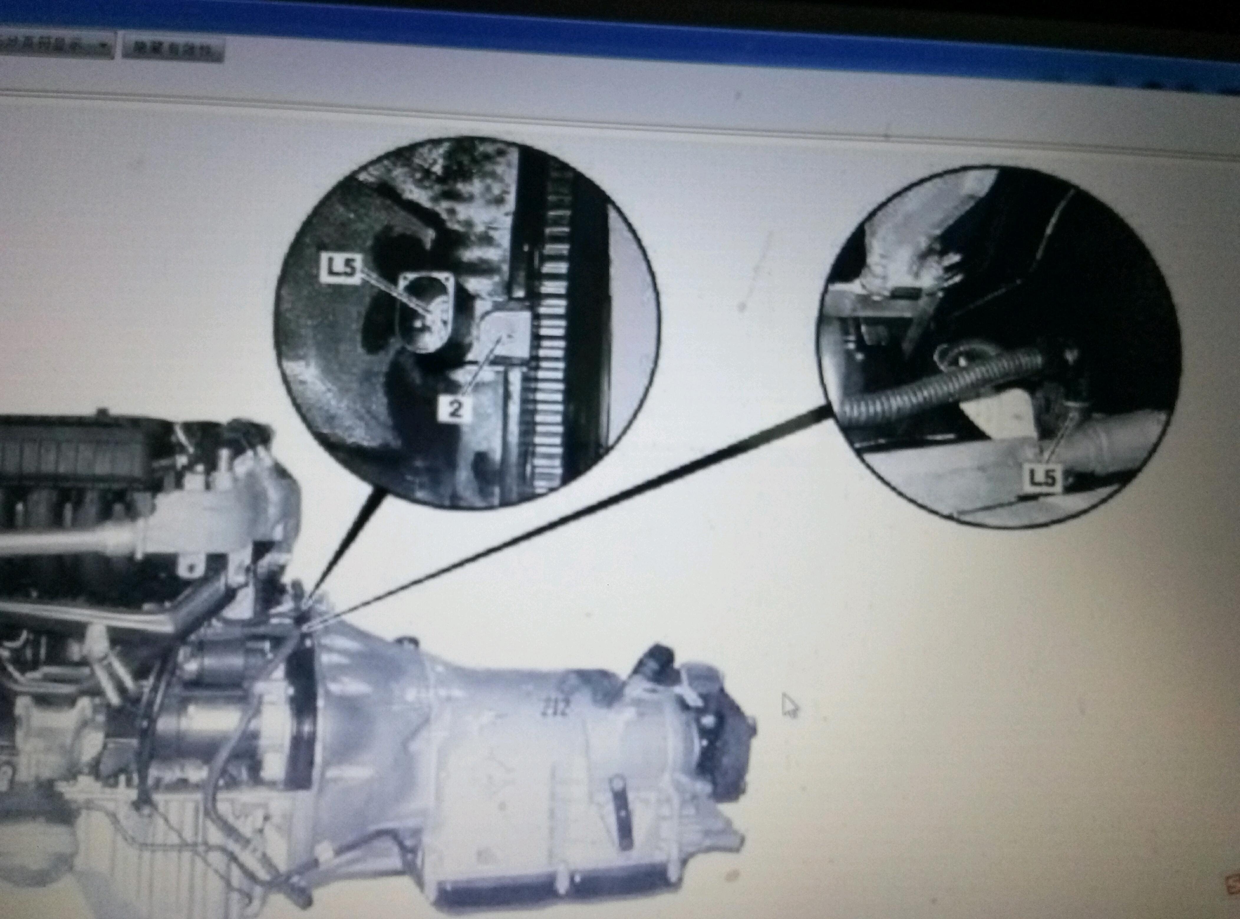 奔驰曲轴位置传感器e280位置在哪里?