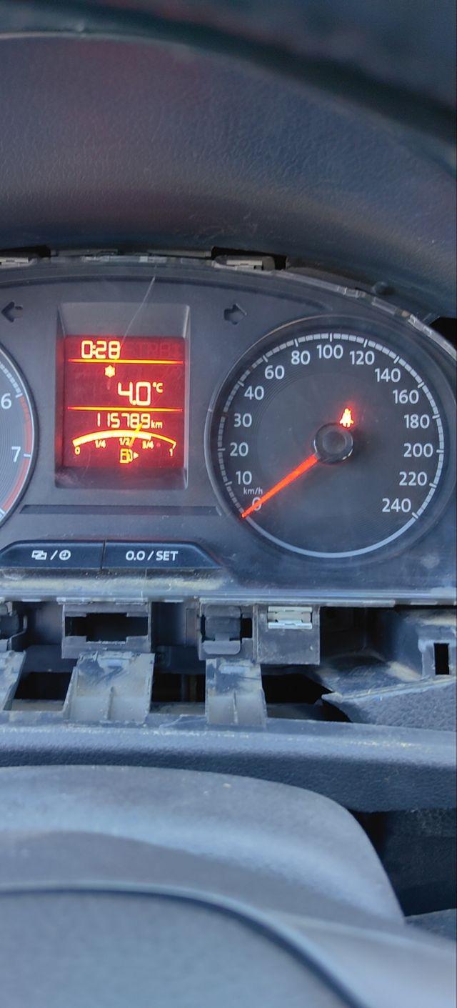 大众桑塔纳,仪表亮安全带灯