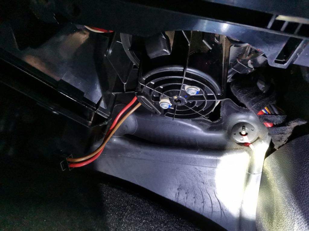 奔驰glk300鼓风机怎么拆