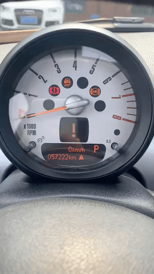 车辆显示这个感叹号 并_mini_mini_汽车大师