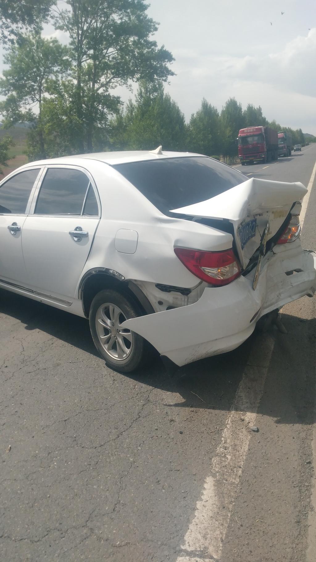 比亚迪f3被追尾后面废了需要多少钱修理费