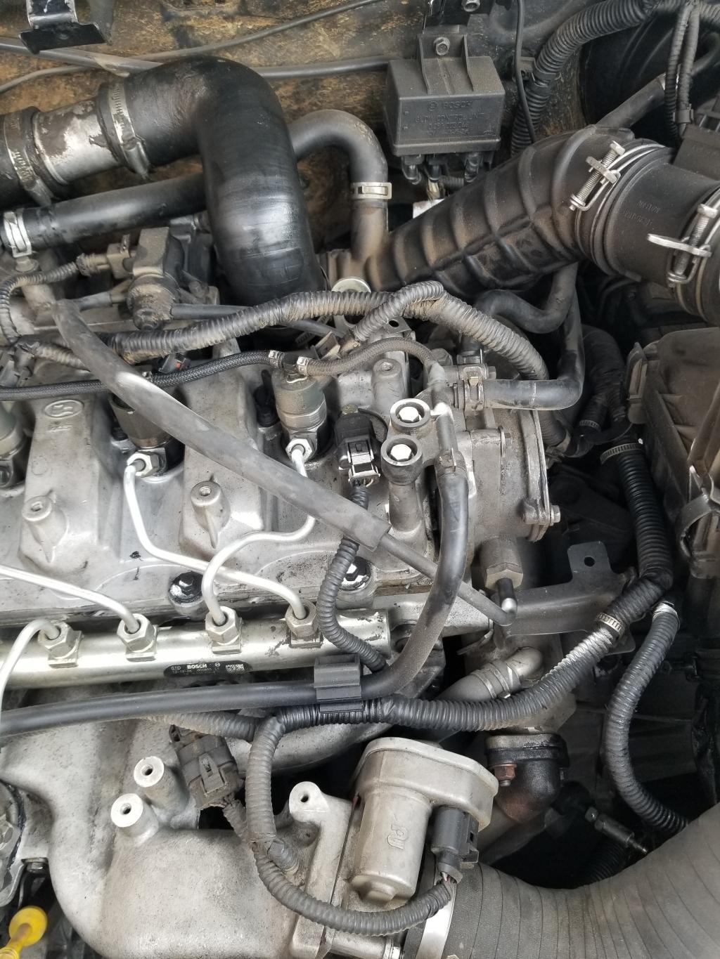 你好华泰圣达菲柴油20oed发动机真空管咋接的谢谢师傅