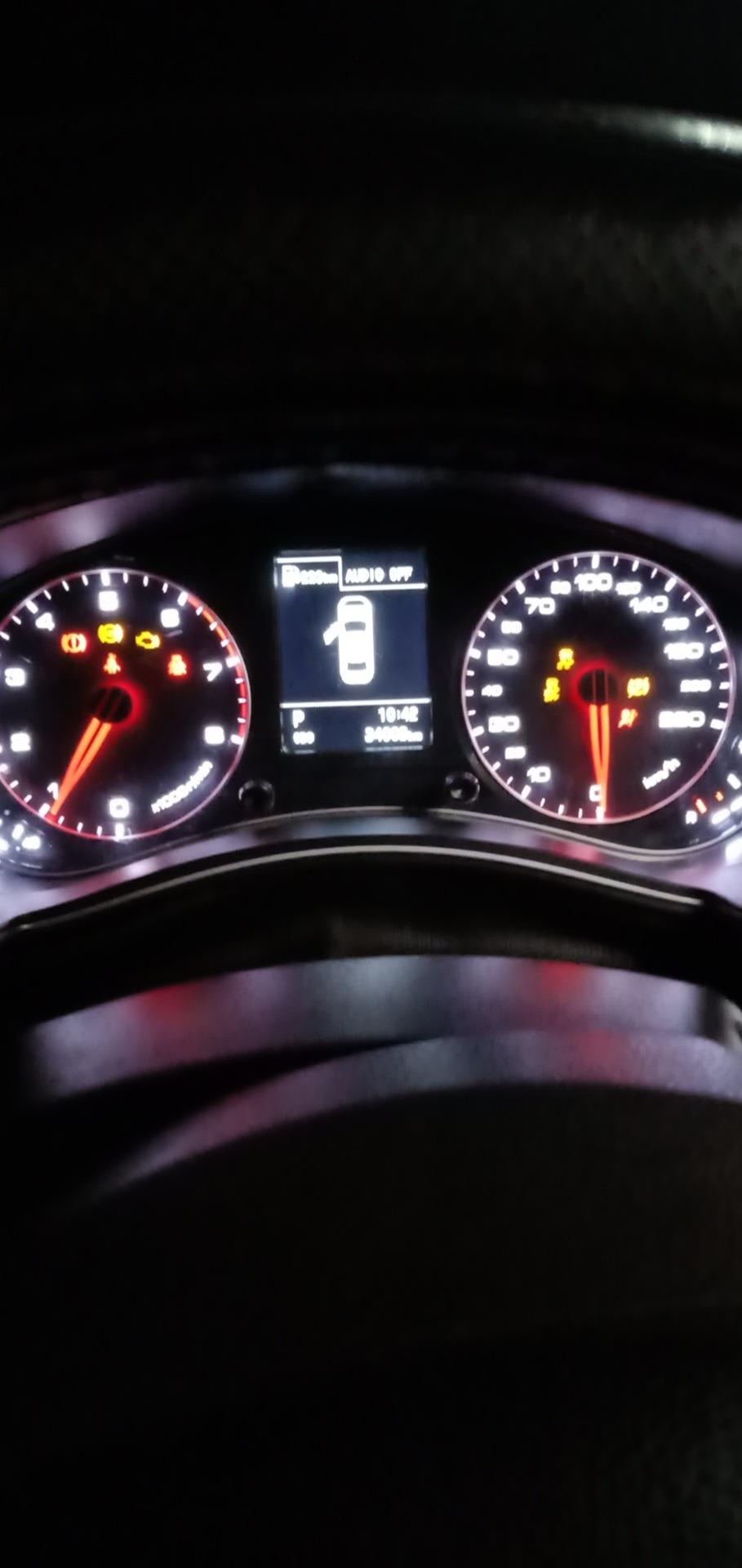 我的车义表盘出现了所有系统故障灯常亮是什么原因_众泰_众泰z700