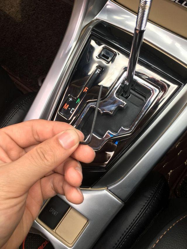 新卡罗拉蛇形排档位里掉进去个小的内六角,有没有事_丰田_卡罗拉_汽车