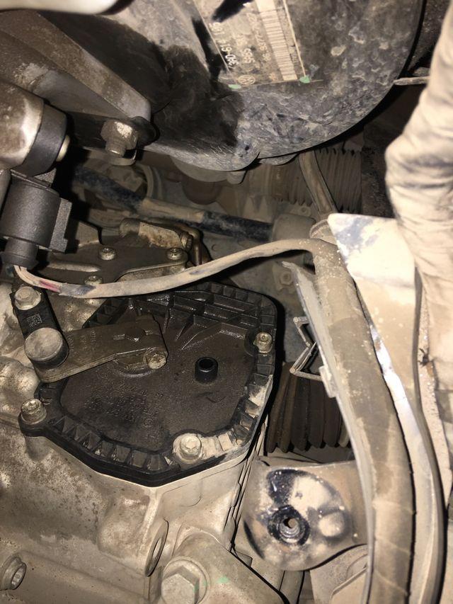 迈腾18t变速箱油加注口在哪里