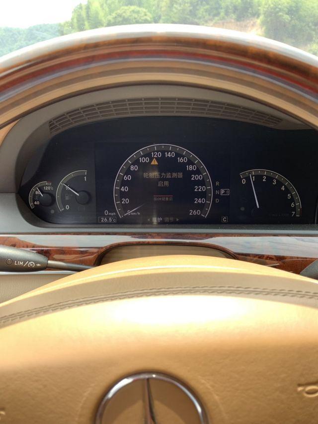 奔驰s500仪表盘上显示esp当前没有此功能参见用户手册是什么意思