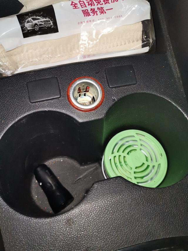 大众polo点烟器怎么拆