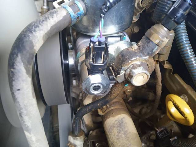 丰田普拉多中东版方向重换过方向助力泵