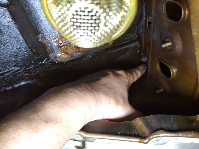 东风小康面包车dk13发动机正时盖螺栓松安了都取不下来