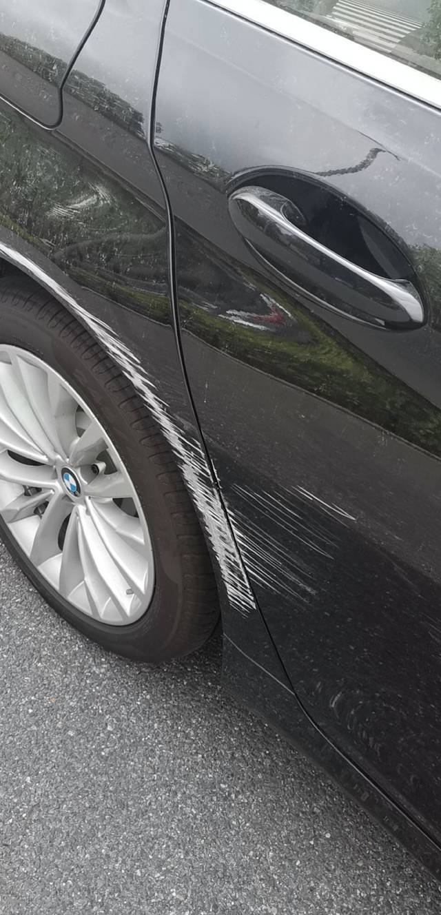 汽车刮擦,走保险,还是自费,哪个合算_宝马_宝马5系_汽车大师