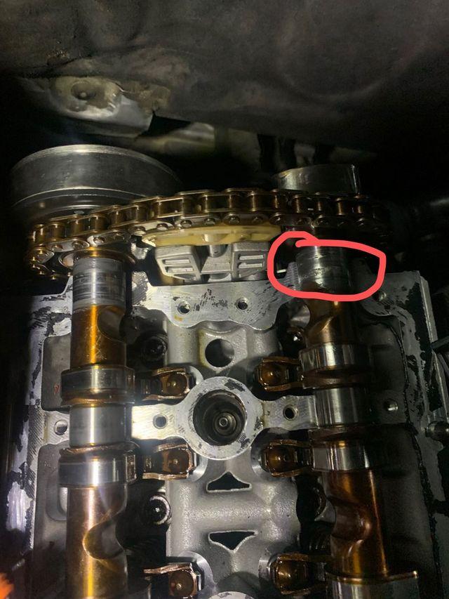 凸轮轴这个位置有磨损痕迹,凸轮轴链条正时跳齿,是_奥迪_奥迪a6_汽车
