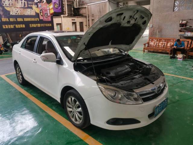 比亚迪速锐转弯灯不亮刹车灯不亮打不着火