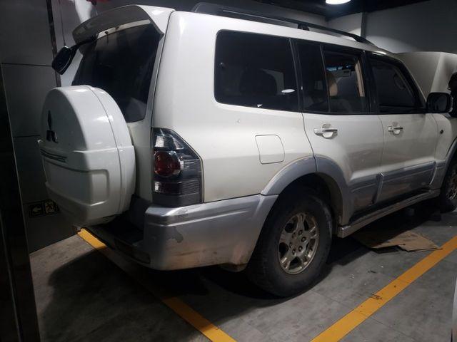 你好我这有个08年三菱帕杰罗v73点火喷油都有电但是不喷油不点火打不