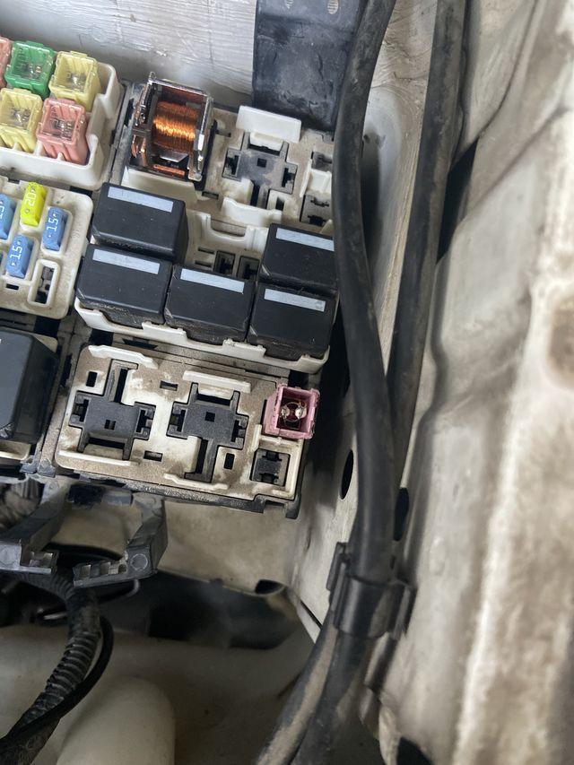 福特翼博风扇继电器是那个