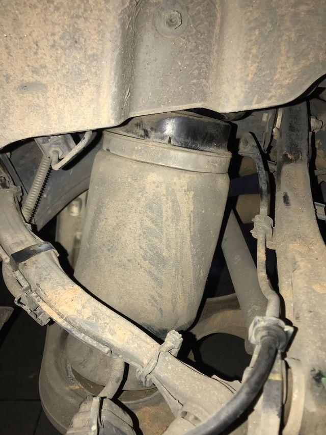 18年奔驰gls450后气包减震怎么拆出来!_奔驰_奔驰gls _汽车大师