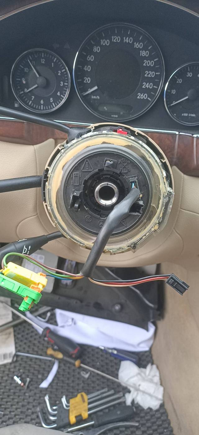 07年奔驰cls500的转向角传感器怎么拆