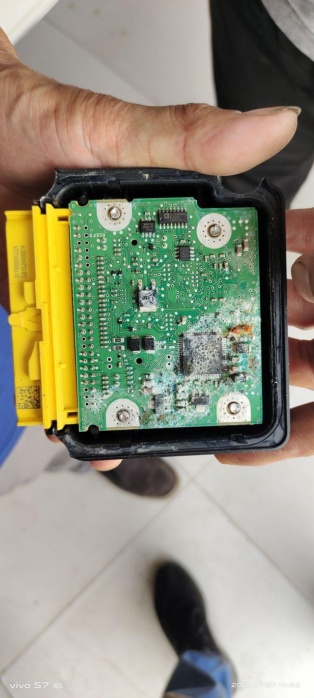 安全气囊点亮电脑报安全气囊无通信电脑如果单独进安全气囊系统进不去