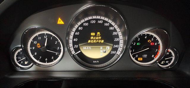 12年奔驰e300仪表亮了几个故障灯方向也变沉了esp系统也沟通不上了也