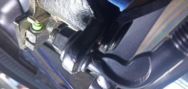 宝马z4顶棚的霍尔传感器是哪个位置