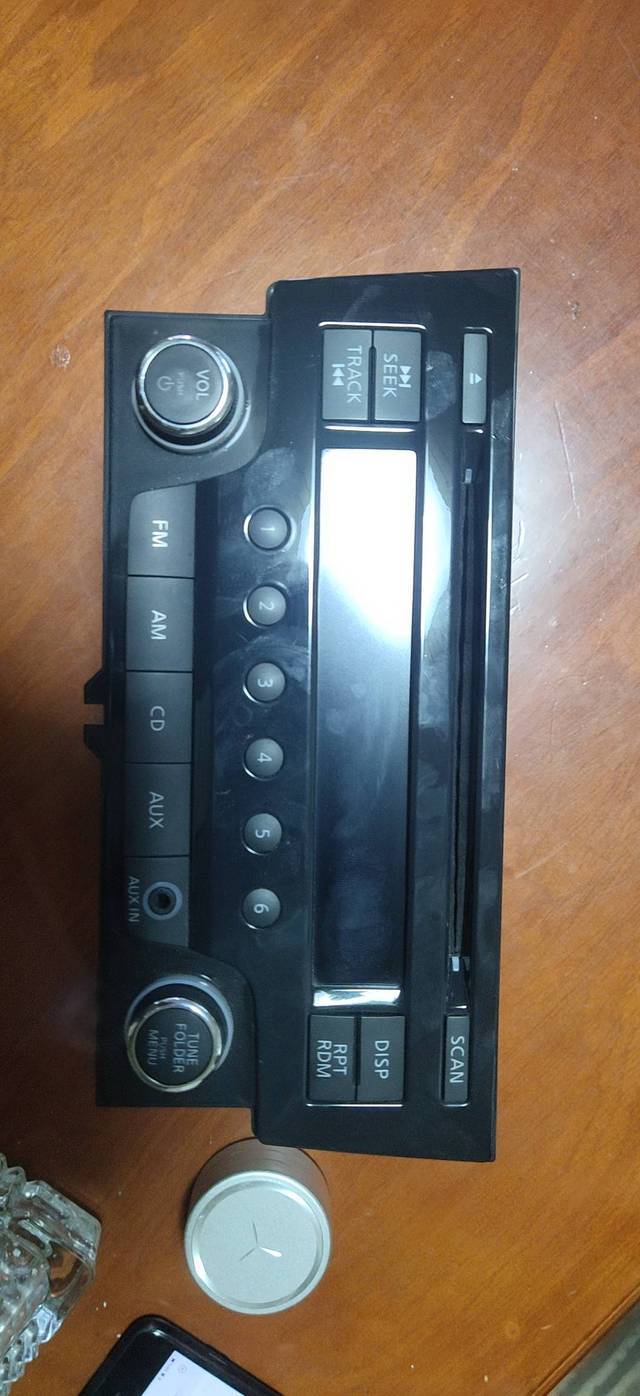 尼桑骐达cd机搭铁线是哪个