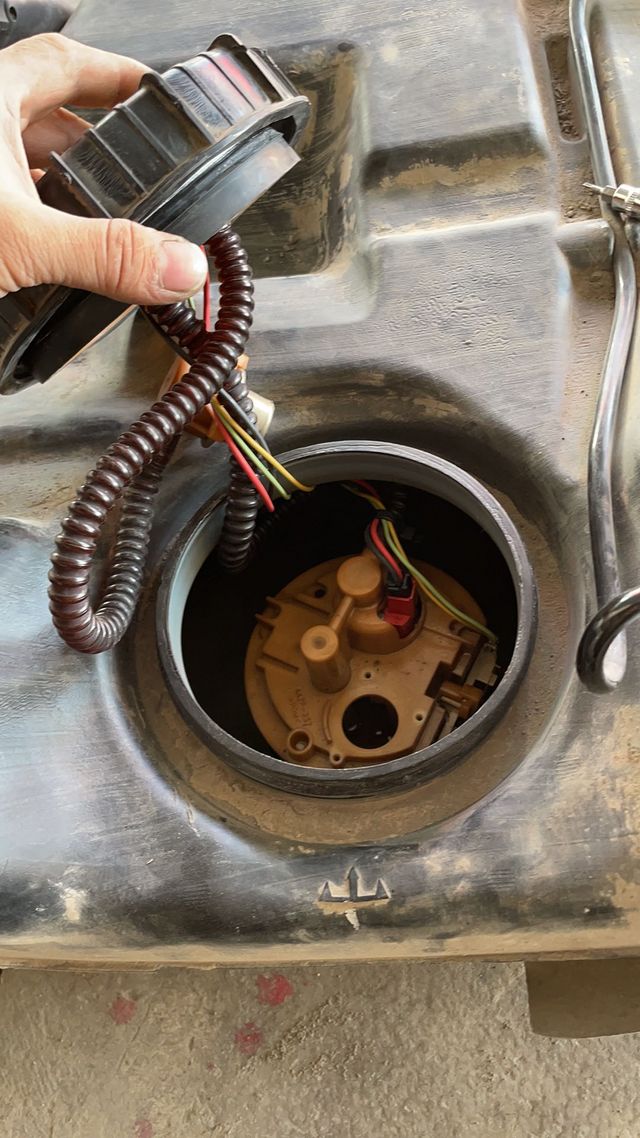 蒙迪欧汽油泵拆装教程图片