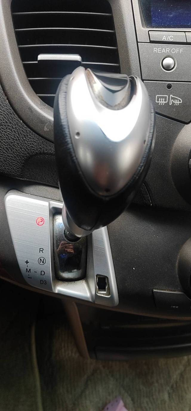 挂挡杆p档按不下去挂不了档位需要按止锁才能挂挡