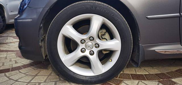 请问09年锐志原厂17寸轮毂的参数是多少如et值中心孔距j值等等