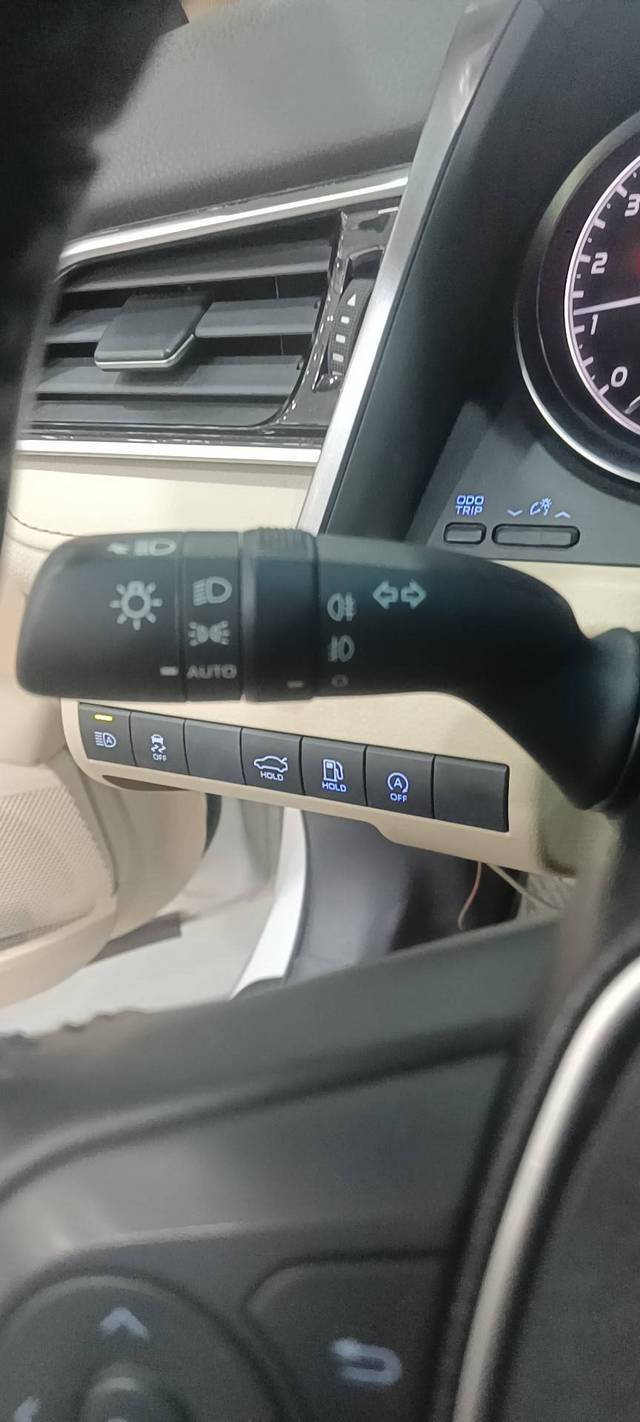 19年丰田新凯美瑞锁车大灯常亮_丰田_凯美瑞_汽车大师