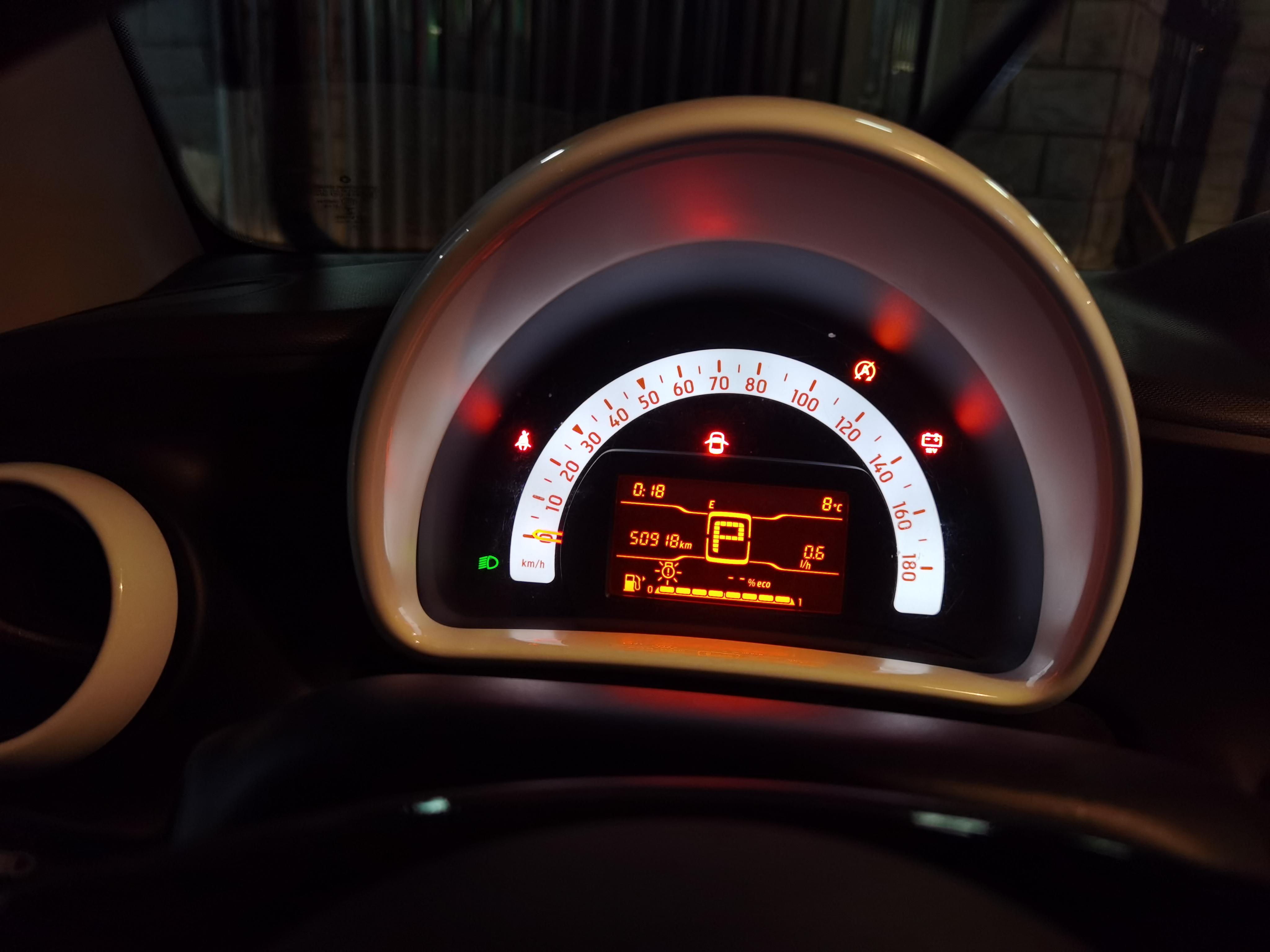 smart换过电池雨刮一直坏大灯不受控制电瓶灯亮启停灯也亮