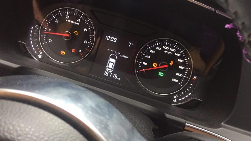 众泰t600这些灯亮了电脑又检查不到故障这些灯亮了踩大油车才走