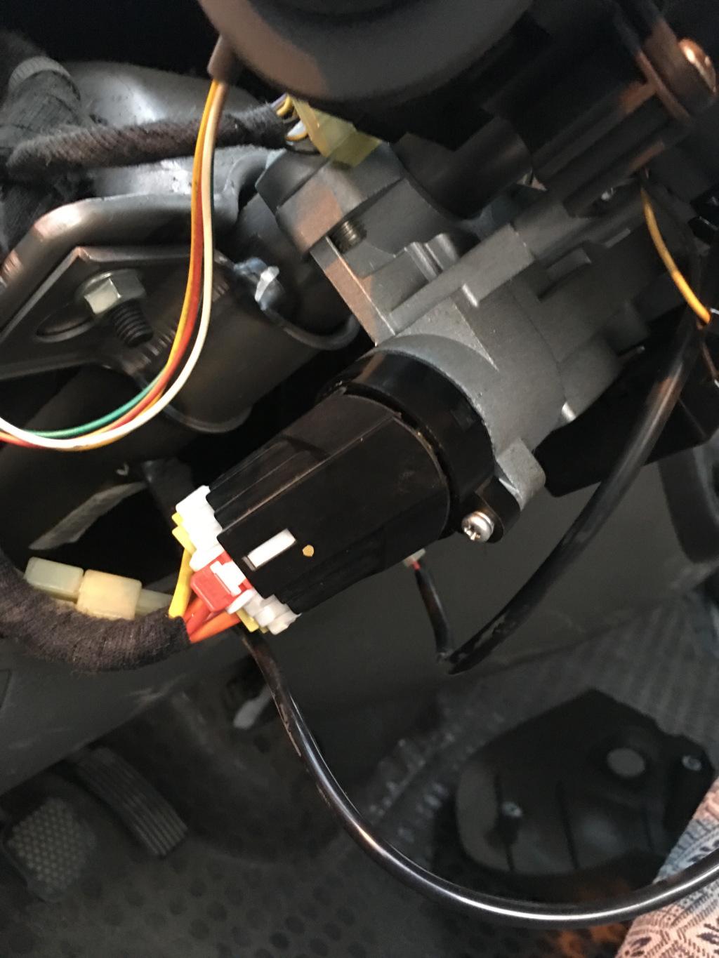 点火锁芯怎么拆装