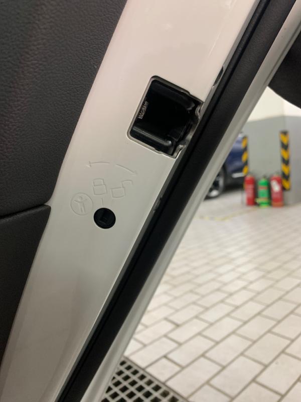 宝马325li儿童锁怎么用_宝马_宝马3系_汽车大师