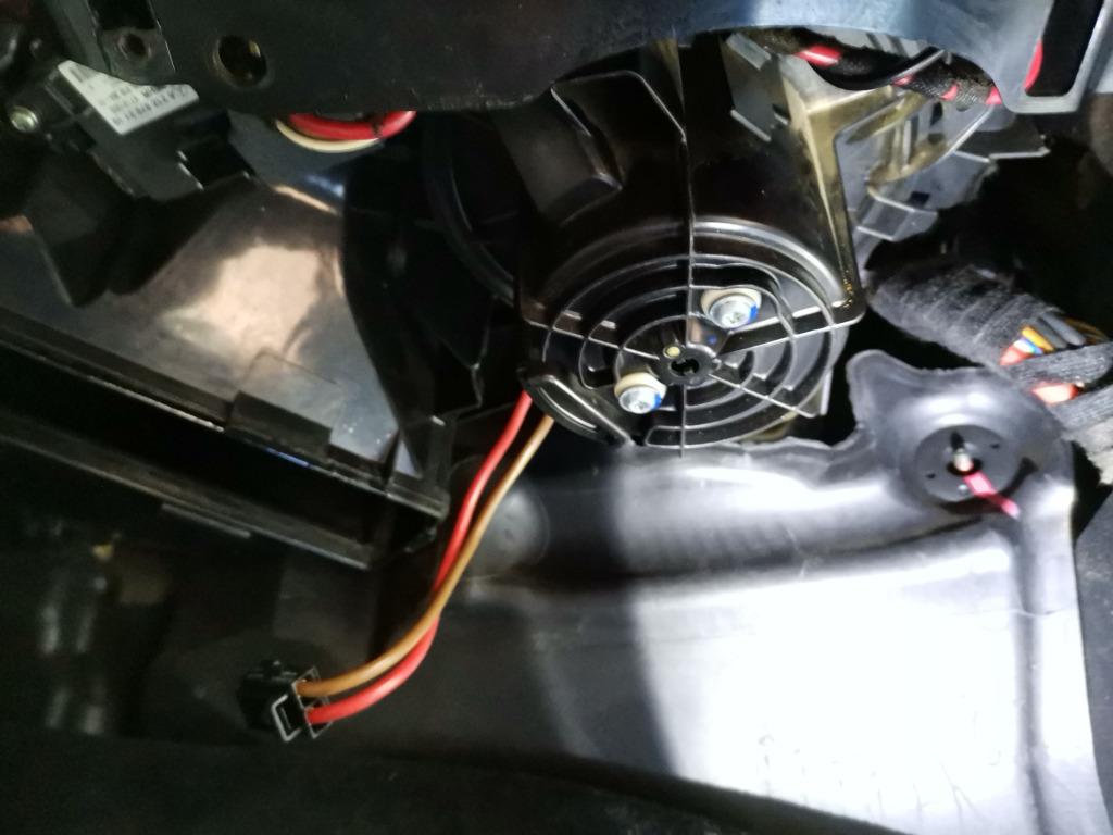 奔驰glk300鼓风机怎么拆