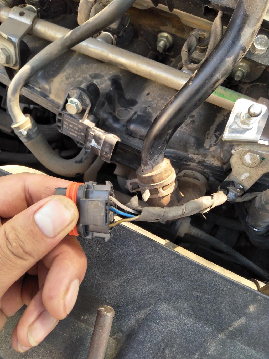 jlb4g13t发动机上面的进气温度传感器在那装