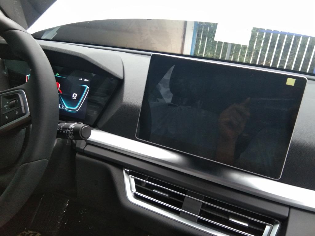 刚买的新车显示屏坏了能换车吗_比亚迪_宋_汽车大师