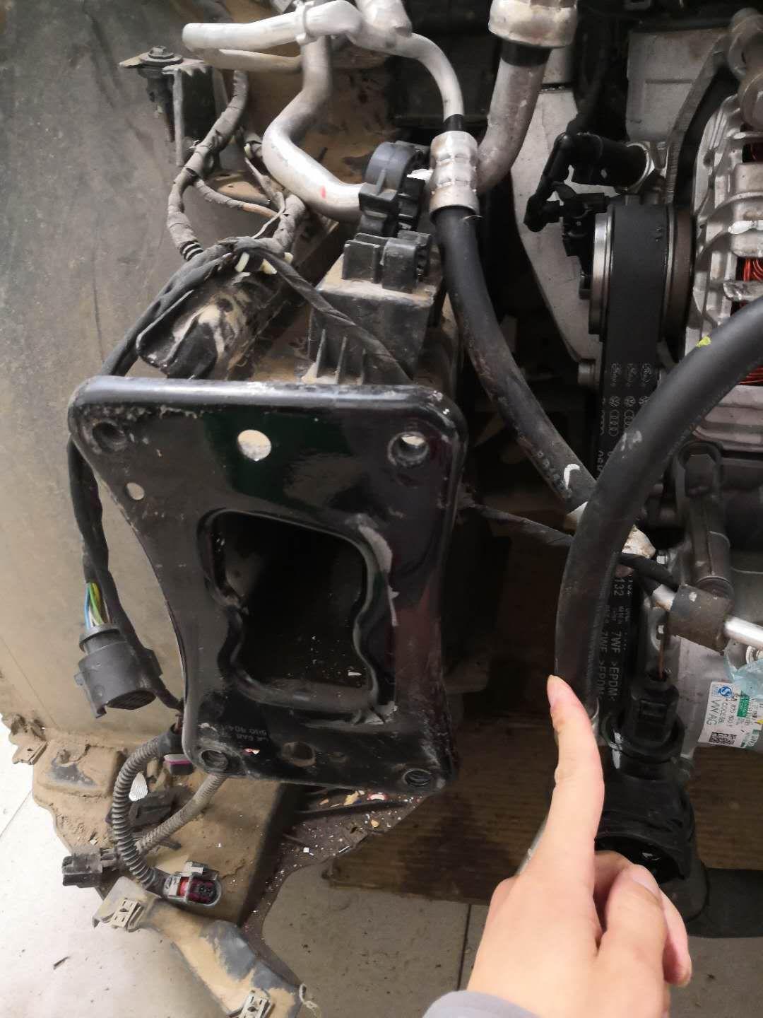 帮我看看我的左前纵梁有没有问题?_大众_途观l_汽车大师