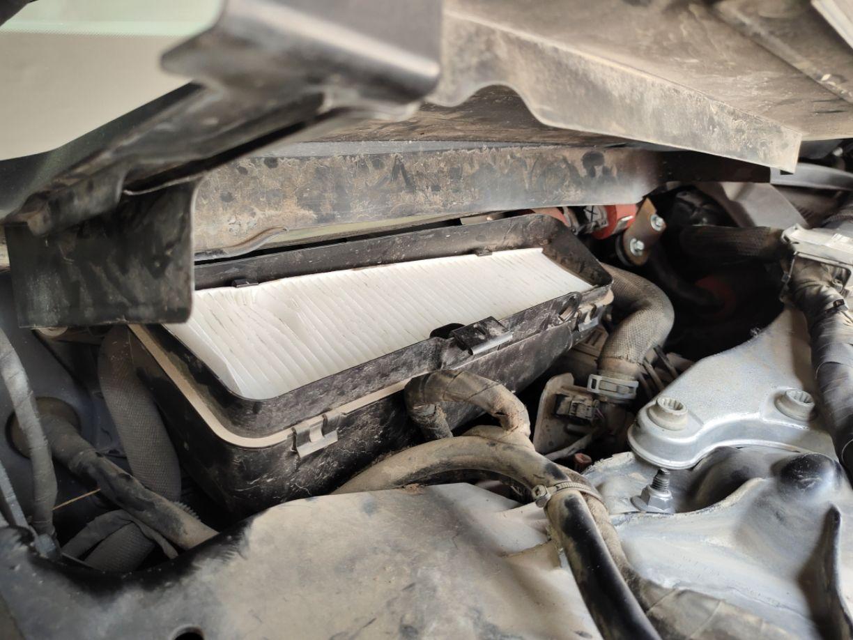 12年奥迪a8的暖风水阀在哪个位置长什么样子的