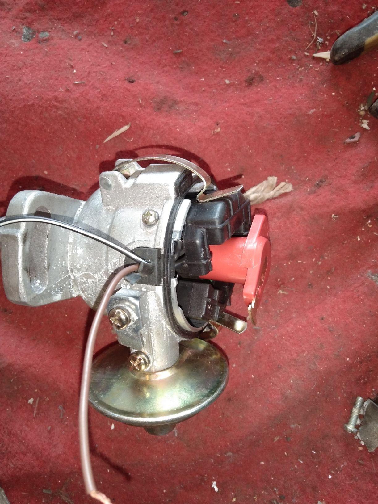 462化油器发动机分电器两条线怎么接