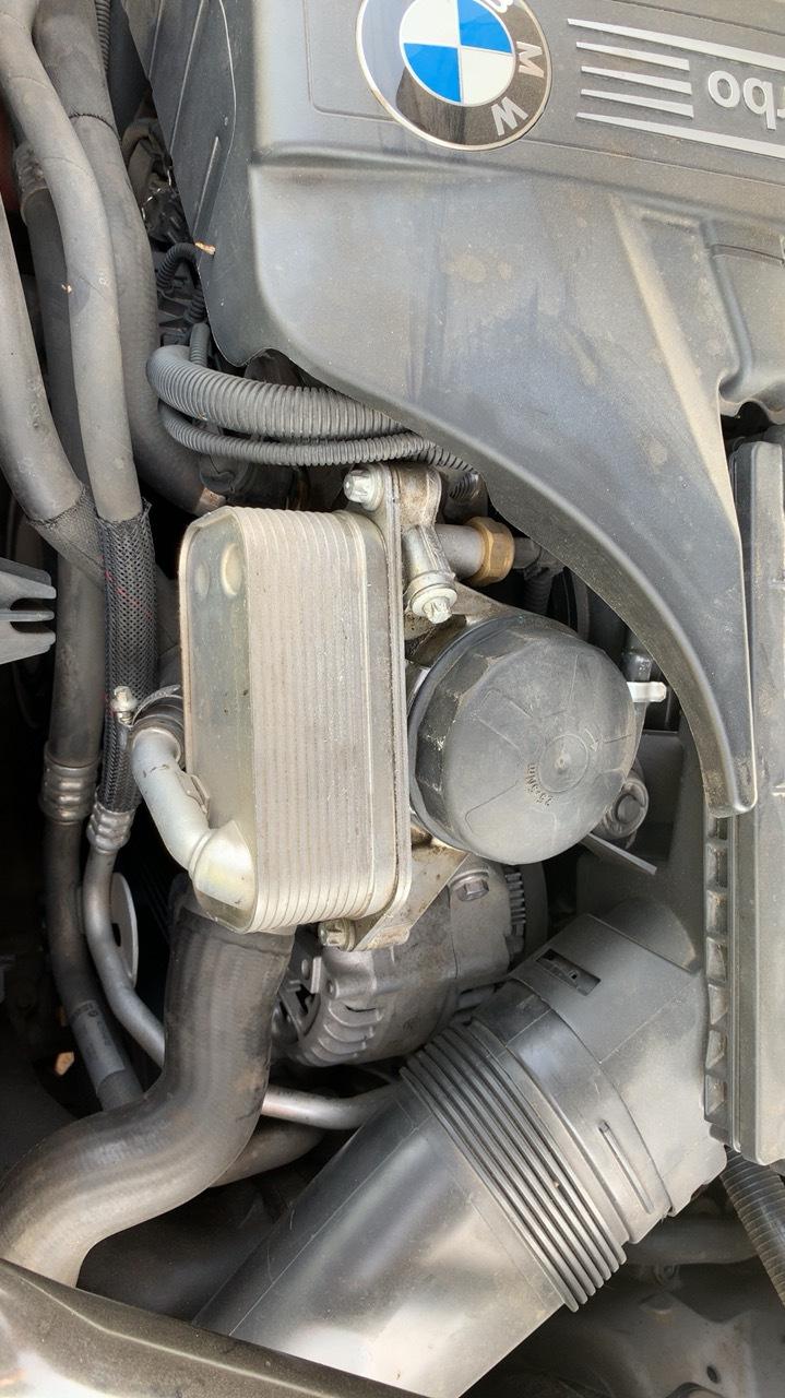 宝马7系油水分离器有点渗油