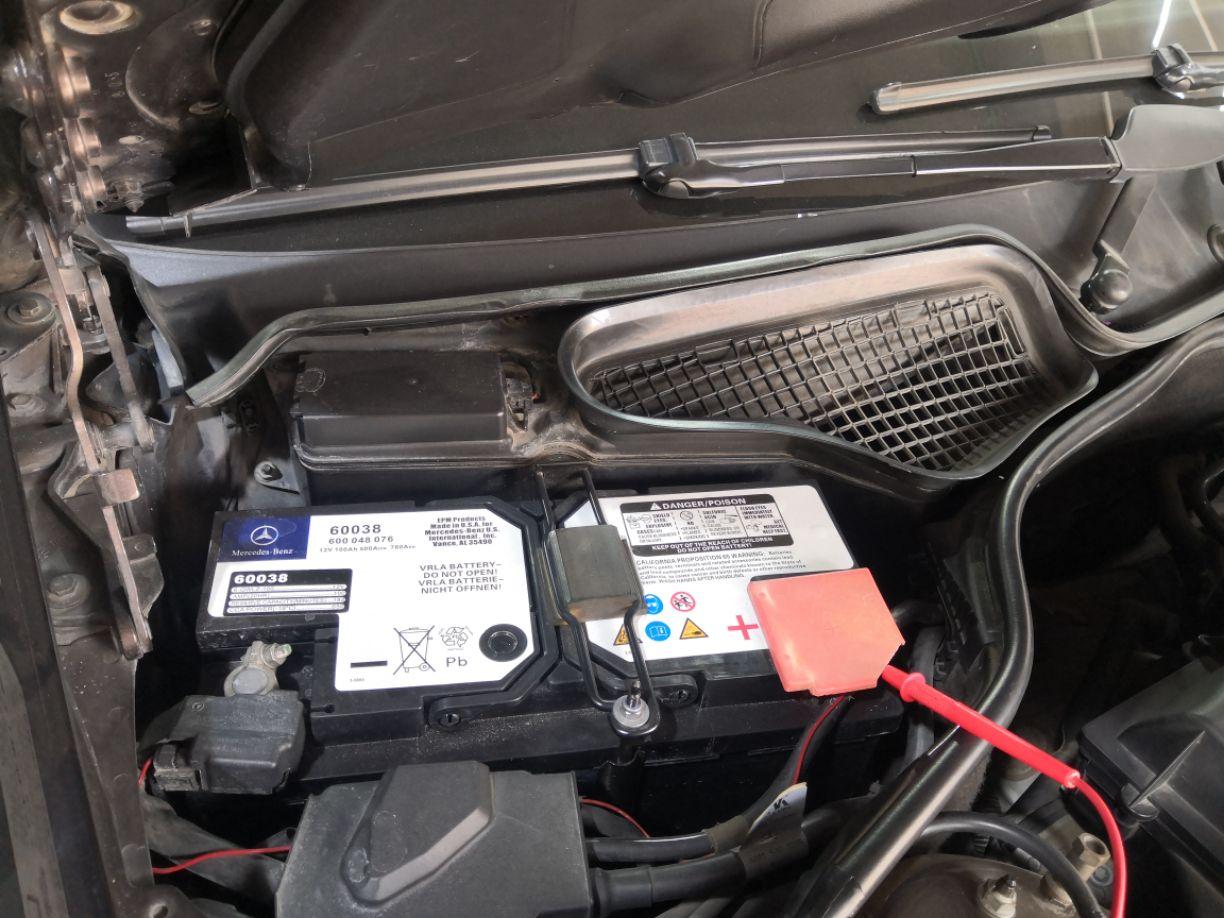 奔驰s300报辅助蓄电池故障换了新辅助电池也不行