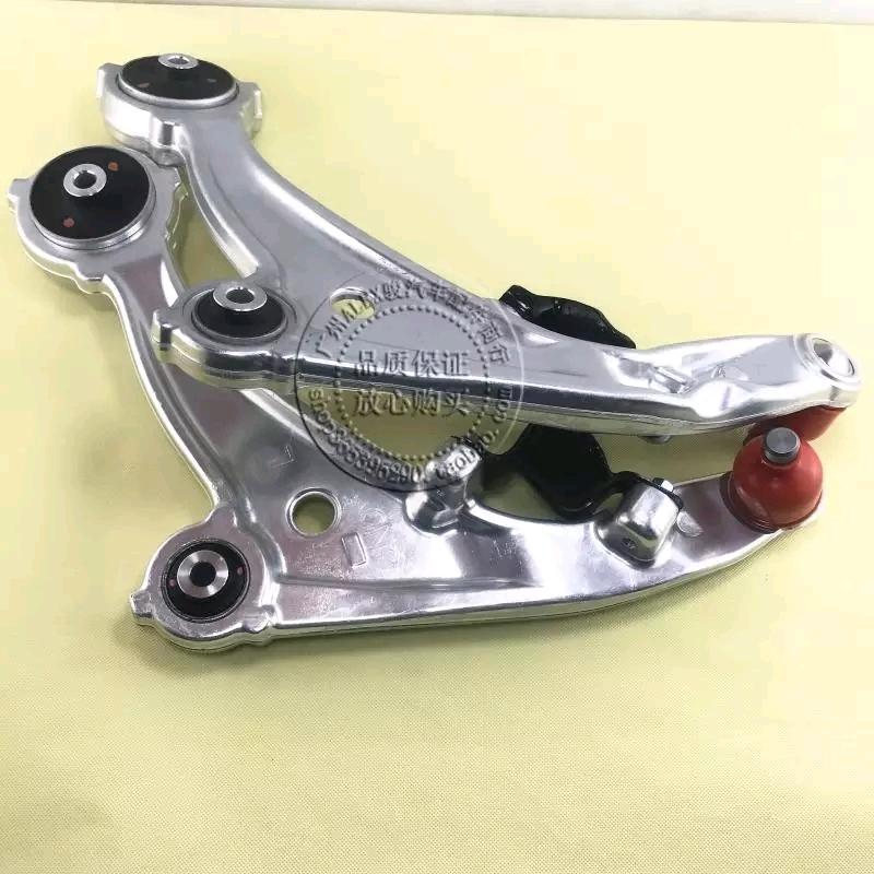 天籁汽车前下托架是什么东西更换大概多少钱