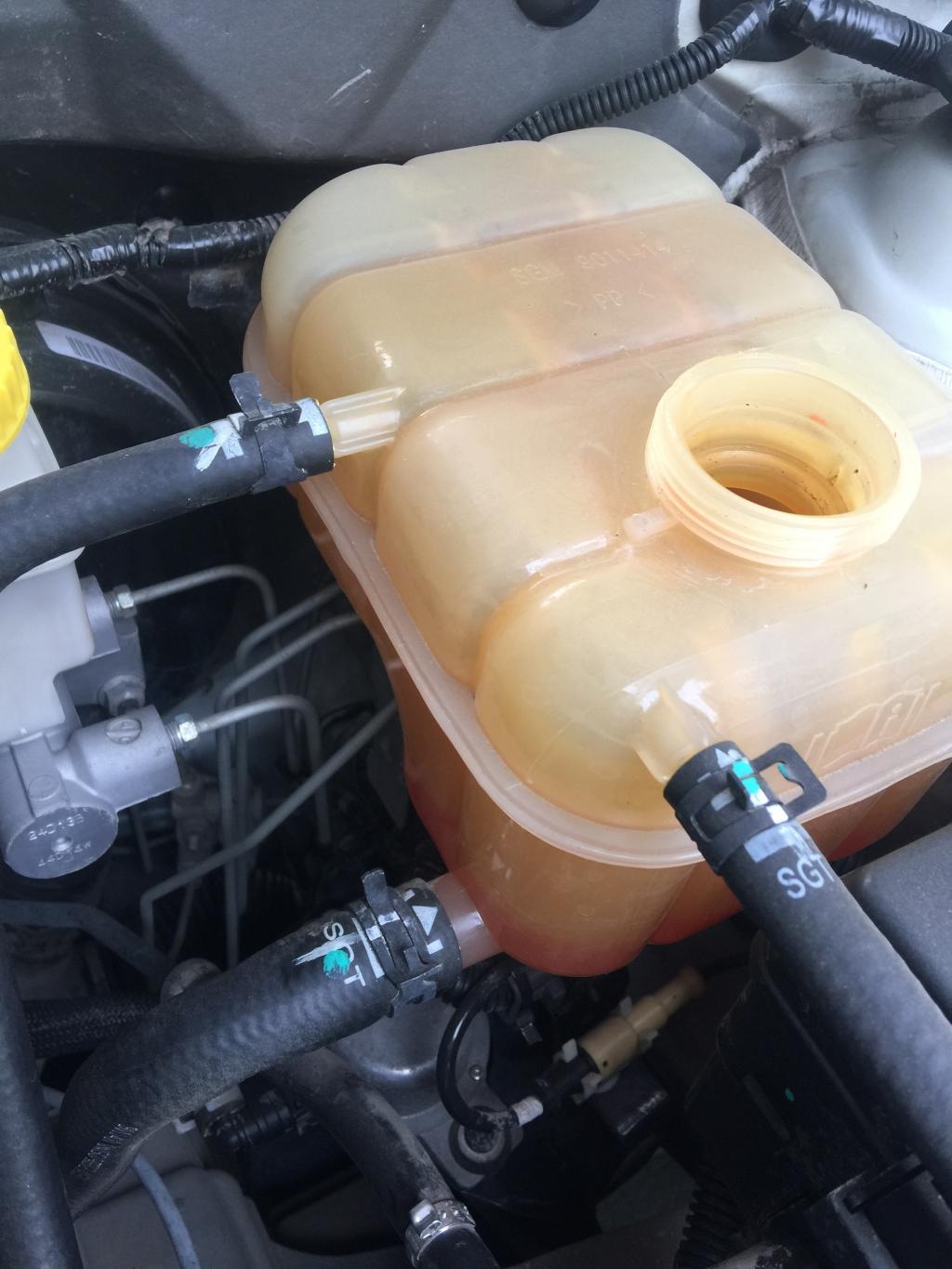 别克凯越水箱怎么放水放水阀门在哪儿