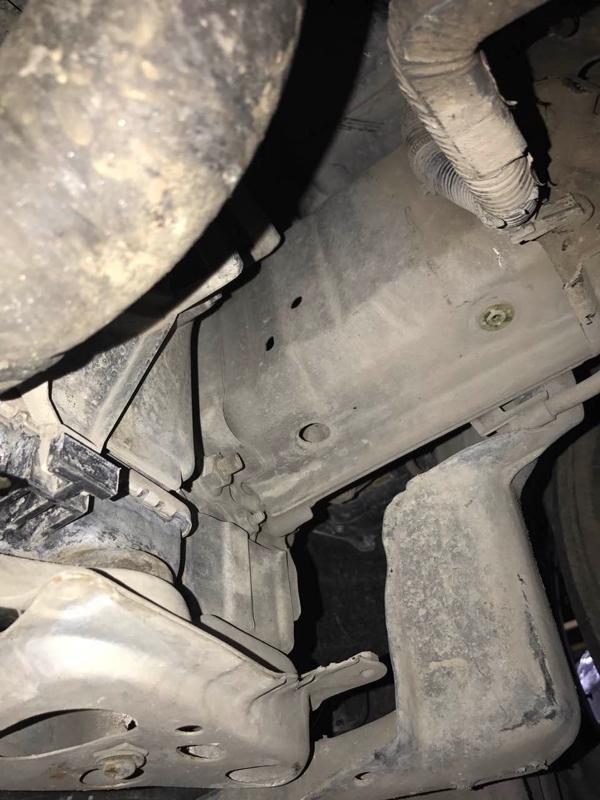 麻烦看下这个梁头是否修复过.锐志3.0_丰田_锐志_汽车大师