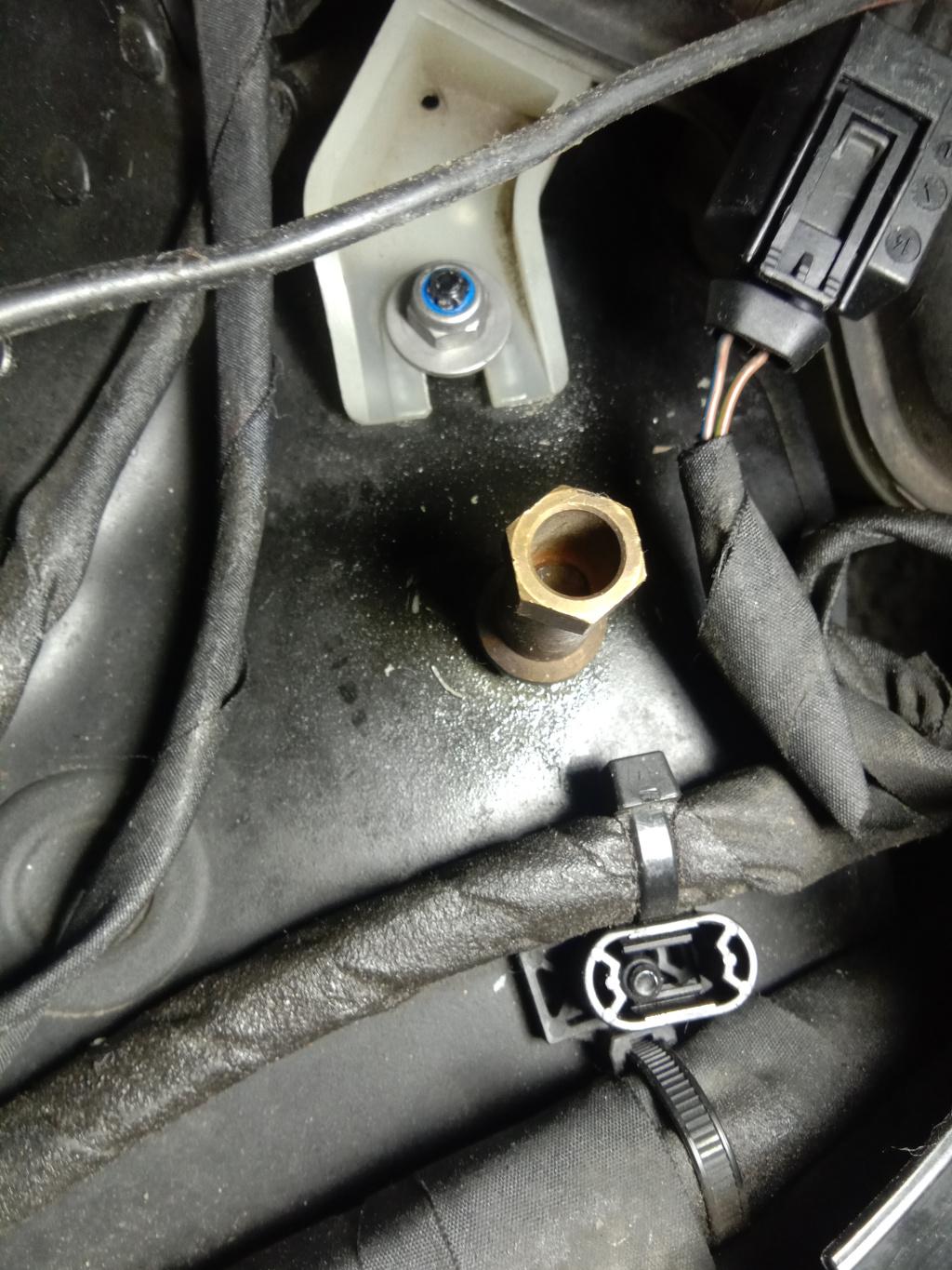 奔驰s400没电怎么搭电