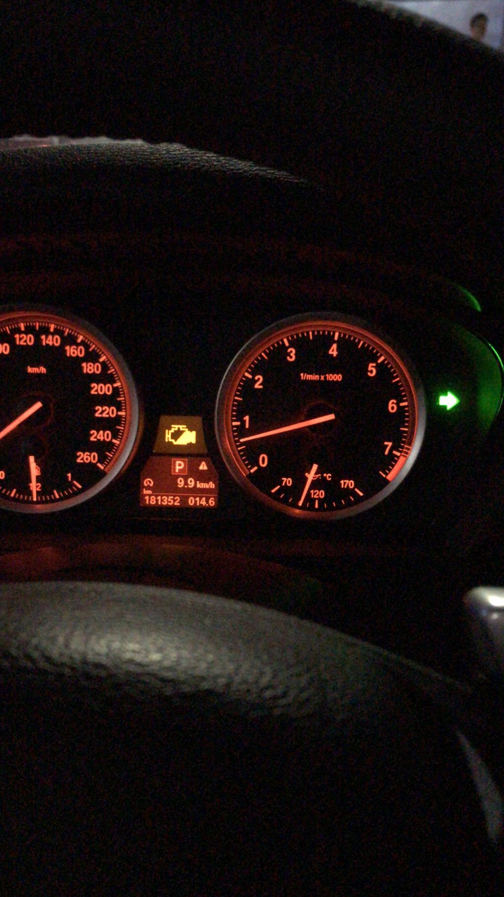 宝马x6亮发动机灯亮开到3000砖就亮灯