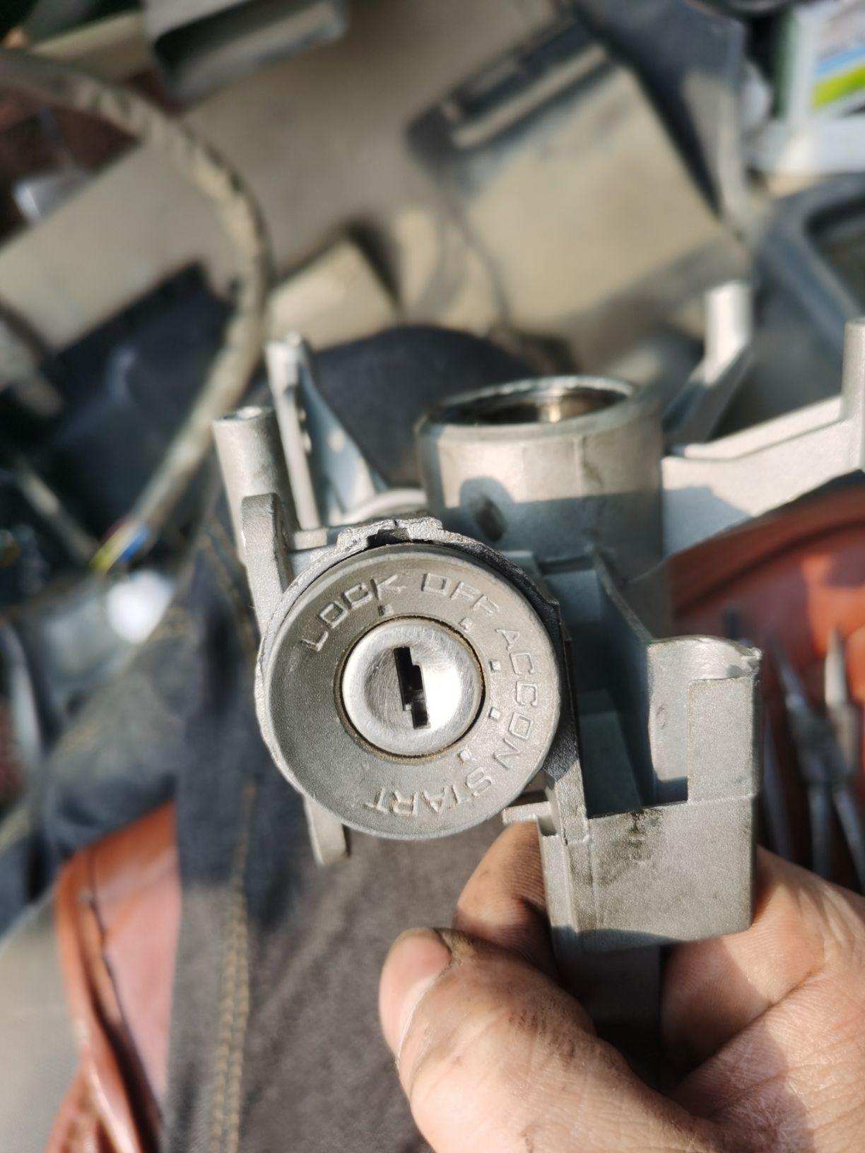 长丰扬子点火锁芯怎么拆