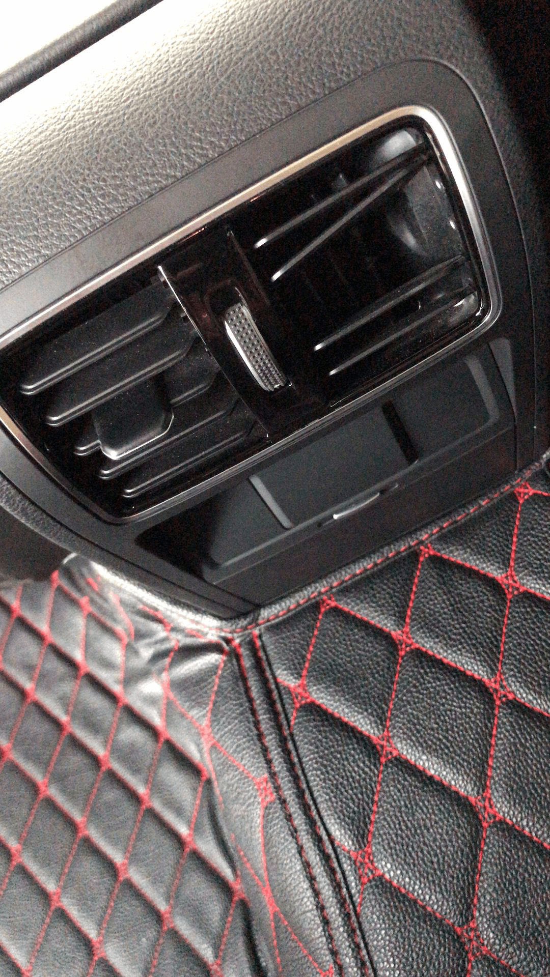 大众cc18年后排空调出风口怎么样拆如图片所示